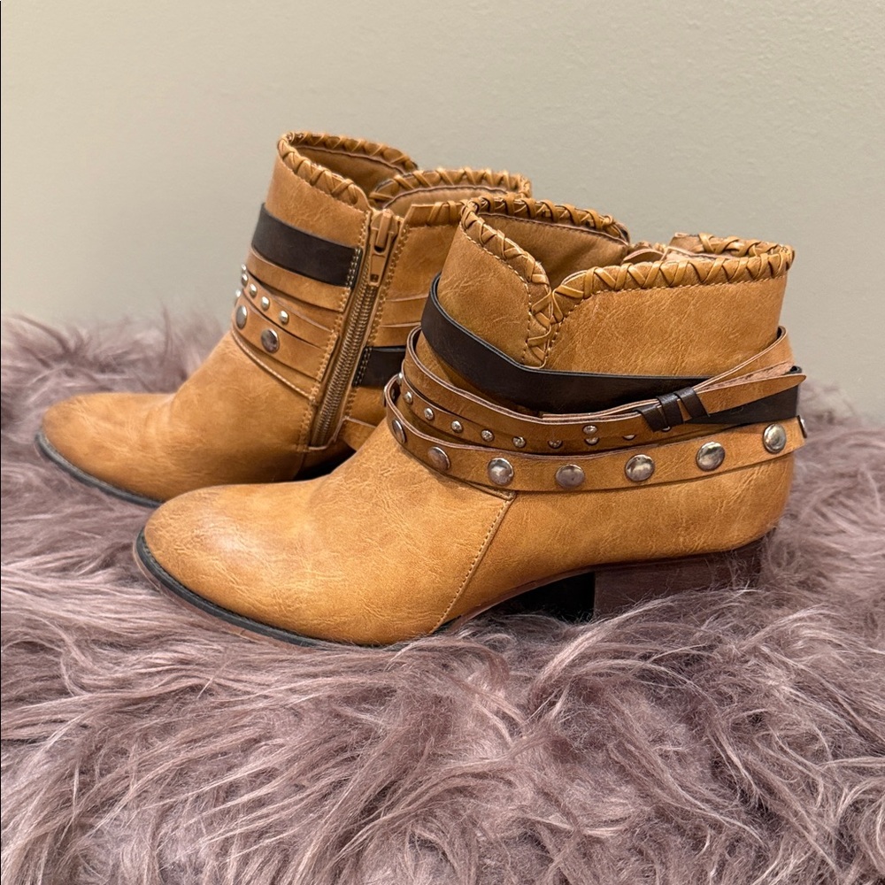 Stylish Tan Ankle Boots with Studded Straps